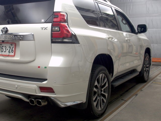 Toyota LAND CRUISER PRADO 2023 8137372-5