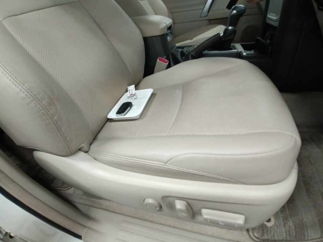Toyota LAND CRUISER PRADO 2023 8137373-10