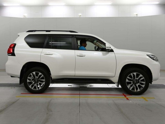Toyota LAND CRUISER PRADO 2022 8137374-3