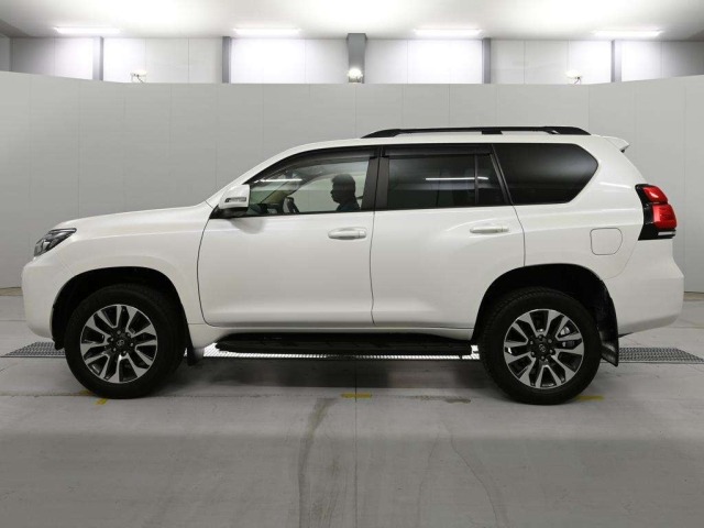 Toyota LAND CRUISER PRADO 2022 8137374-4
