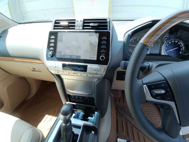Toyota LAND CRUISER PRADO 2023 8137376-11