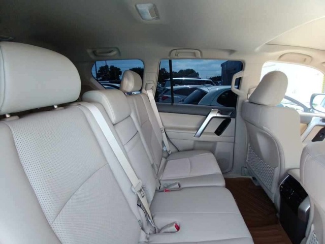 Toyota LAND CRUISER PRADO 2023 8137376-12