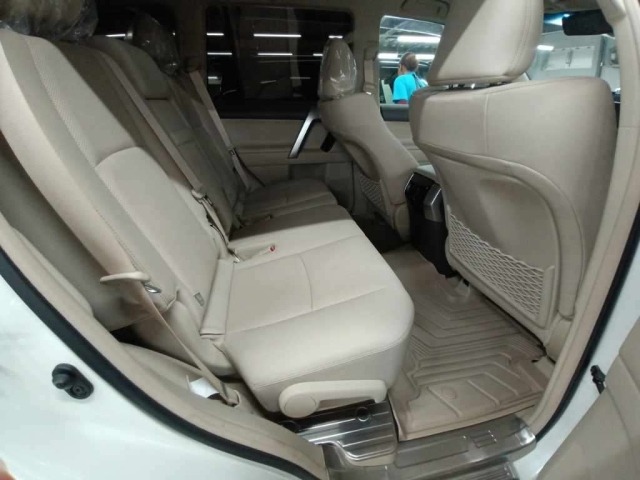 Toyota LAND CRUISER PRADO 2023 8137377-12