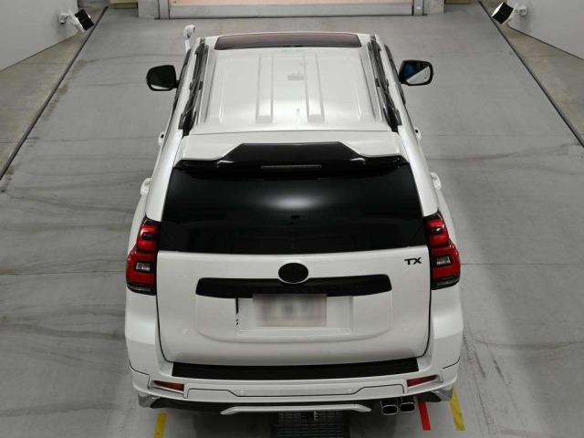 Toyota LAND CRUISER PRADO 2023 8137377-8