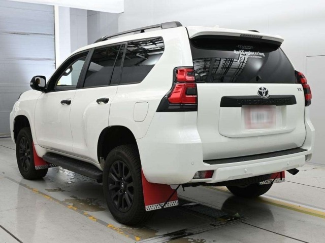 Toyota LAND CRUISER PRADO 2023 8137456-6