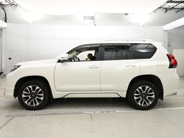 Toyota LAND CRUISER PRADO 2022 8137457-4