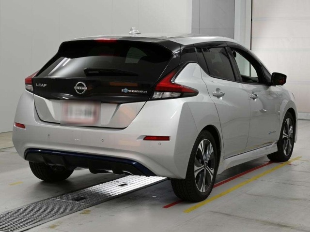 Nissan LEAF 2021 8136305-1