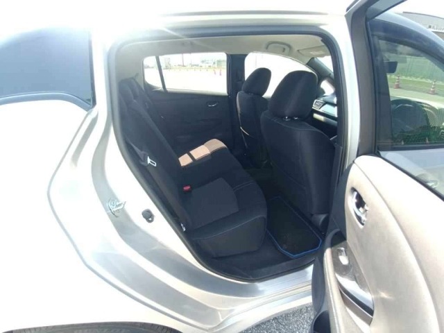 Nissan LEAF 2021 8136305-12