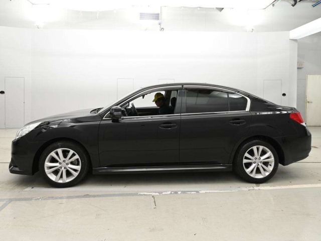 Subaru LEGACY B4 2012 8137984-4