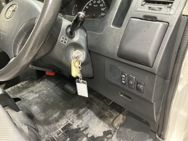 Toyota LITEACE VAN 2011 8117063-6