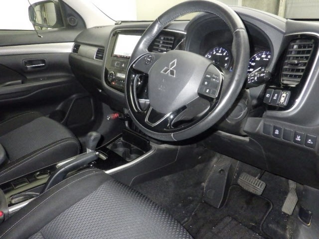 Mitsubishi OUTLANDER 2017 8137163-3