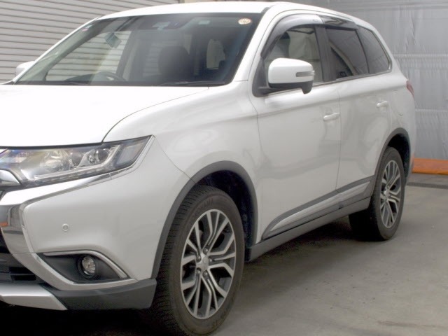 Mitsubishi OUTLANDER 2017 8137163-4