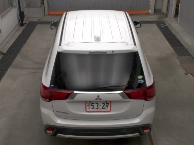 Mitsubishi OUTLANDER 2017 8137163-7