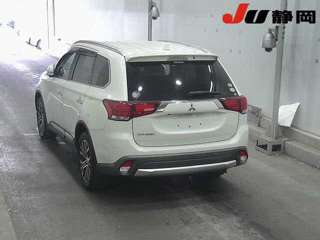 Mitsubishi OUTLANDER 2016 8137167-1