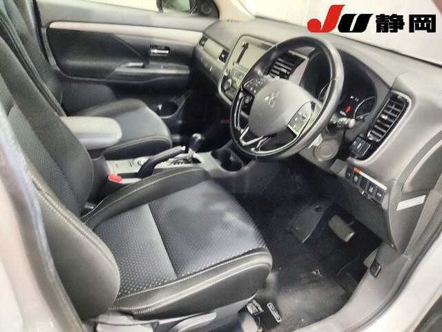 Mitsubishi OUTLANDER 2016 8137167-3