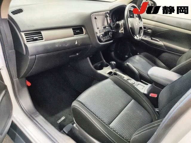 Mitsubishi OUTLANDER 2016 8137167-6