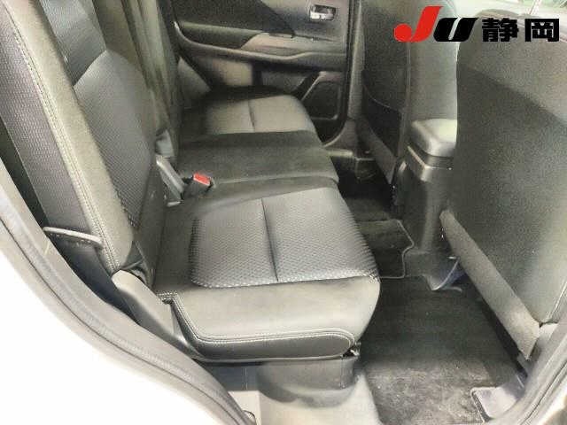 Mitsubishi OUTLANDER 2016 8137167-8