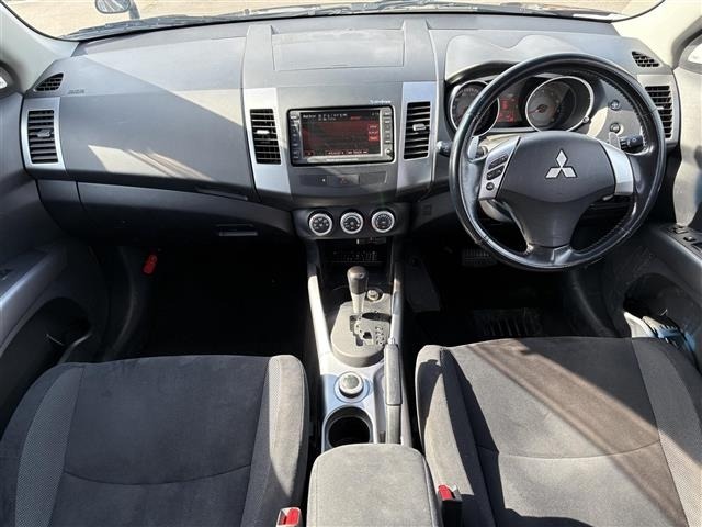 Mitsubishi OUTLANDER 2005 8137168-14
