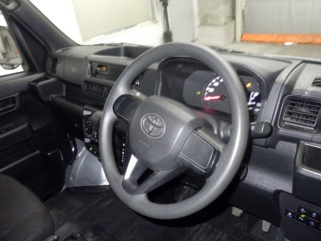 Toyota PIXIS VAN 2022 8138279-3