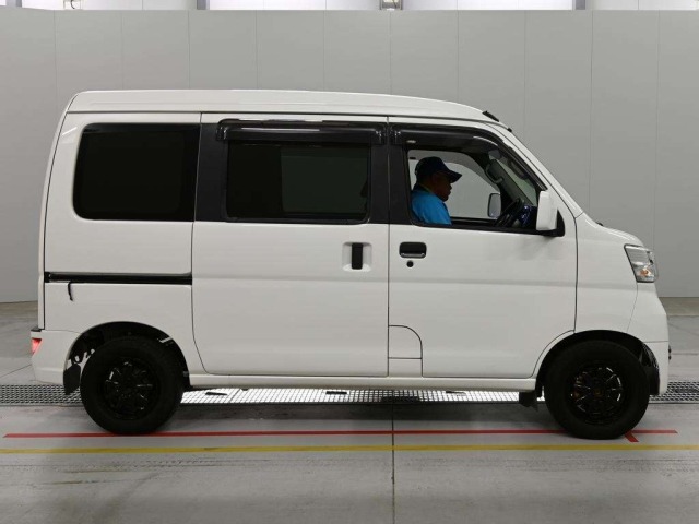 Toyota PIXIS VAN 2021 8138296-3
