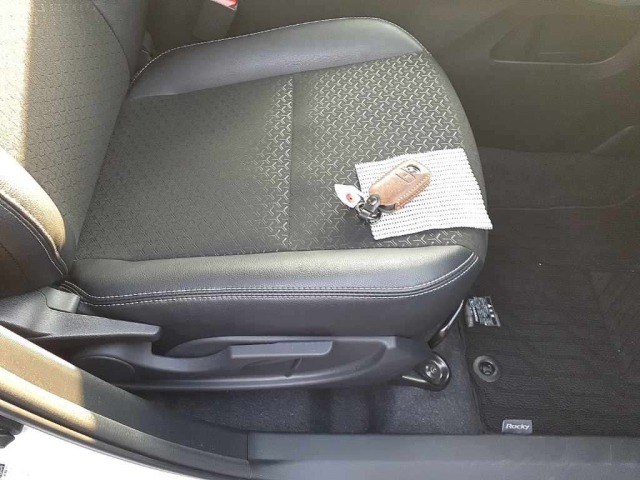 Daihatsu ROCKY 2023 8136856-10