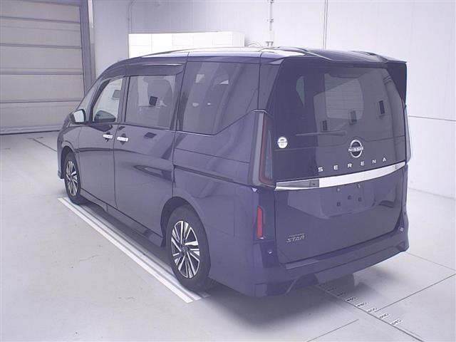 Nissan SERENA 2023 8136007-0