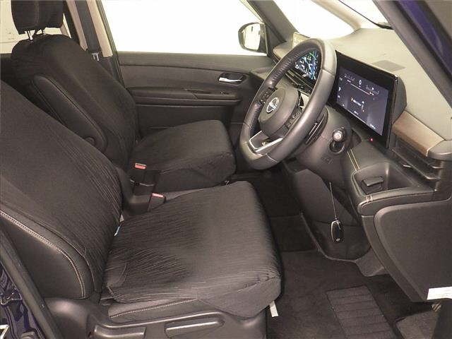 Nissan SERENA 2023 8136007-4