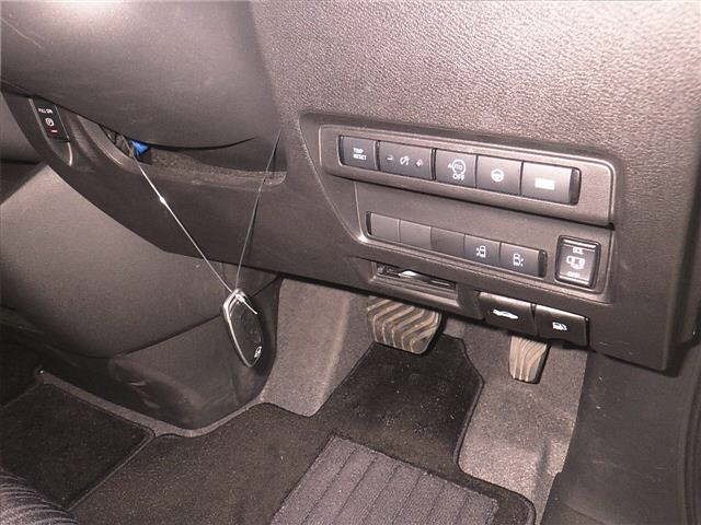 Nissan SERENA 2023 8136007-7