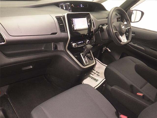 Nissan SERENA 2017 8136032-4