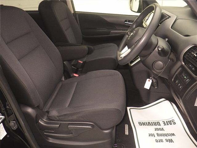 Nissan SERENA 2017 8136032-5