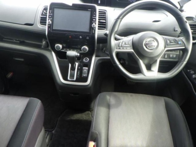 Nissan SERENA 2017 8136084-3