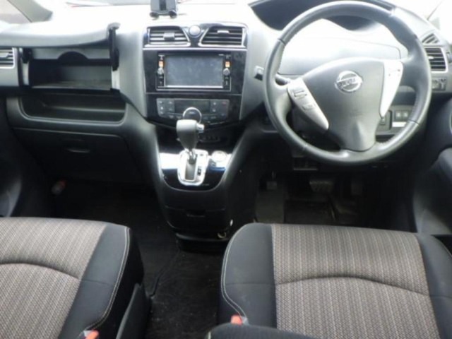 Nissan SERENA 2016 8136086-3