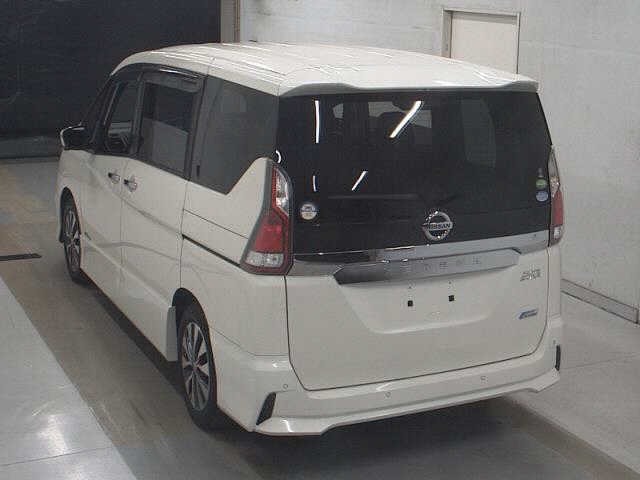 Nissan SERENA 2017 8136087-1