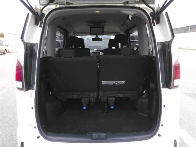 Nissan SERENA 2018 8136125-10