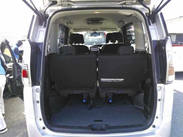 Nissan SERENA 2018 8136129-10