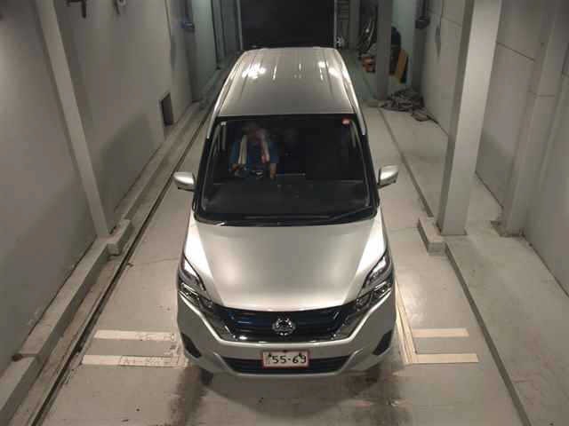 Nissan SERENA 2018 8136129-6
