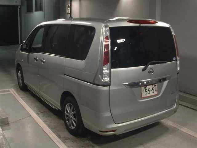 Nissan SERENA 2011 8136130-1
