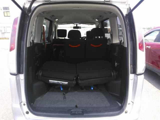 Nissan SERENA 2011 8136130-10
