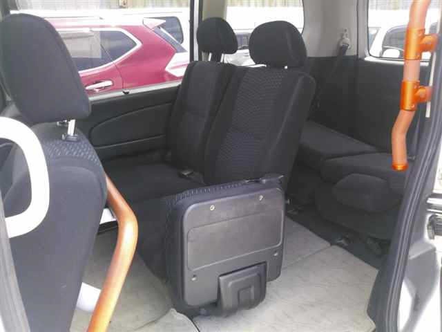 Nissan SERENA 2011 8136130-9