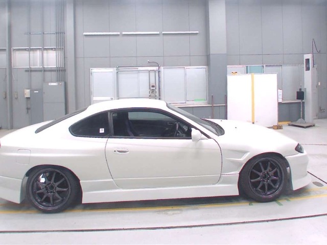 Nissan SILVIA 2000 8135904-3