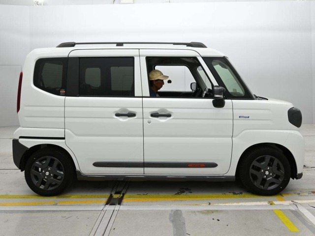 Suzuki SPACIA 2024 8136006-3