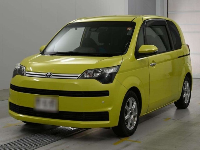 Toyota SPADE 2017 8135519-0