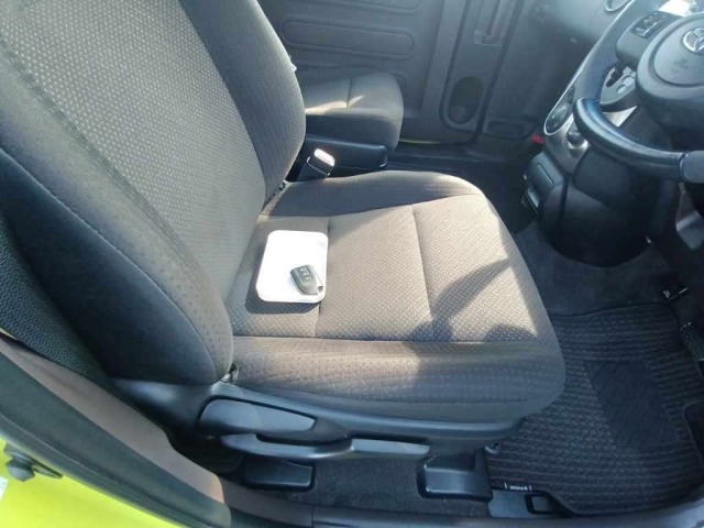 Toyota SPADE 2017 8135519-10