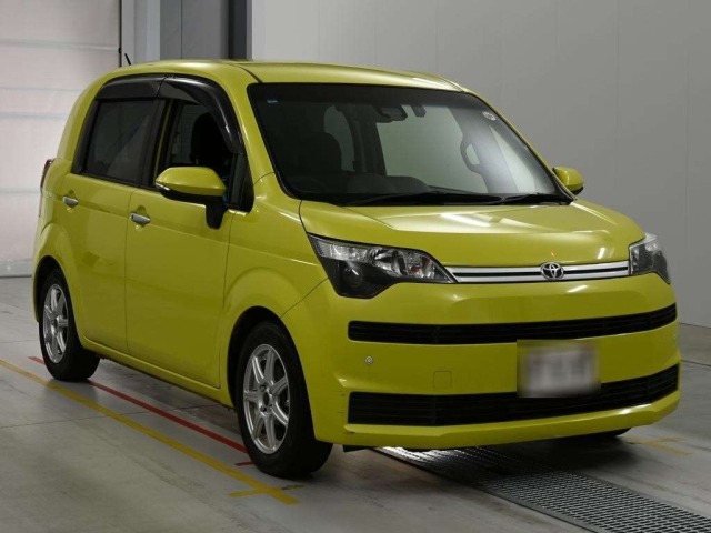 Toyota SPADE 2017 8135519-5