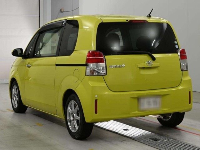 Toyota SPADE 2017 8135519-6