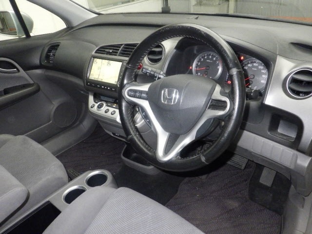 Honda STREAM 2009 8137042-3