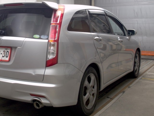 Honda STREAM 2009 8137042-5