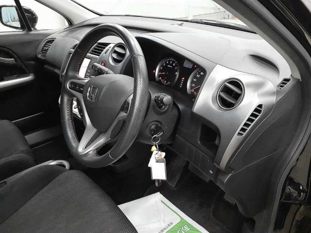 Honda STREAM 2010 8137043-7