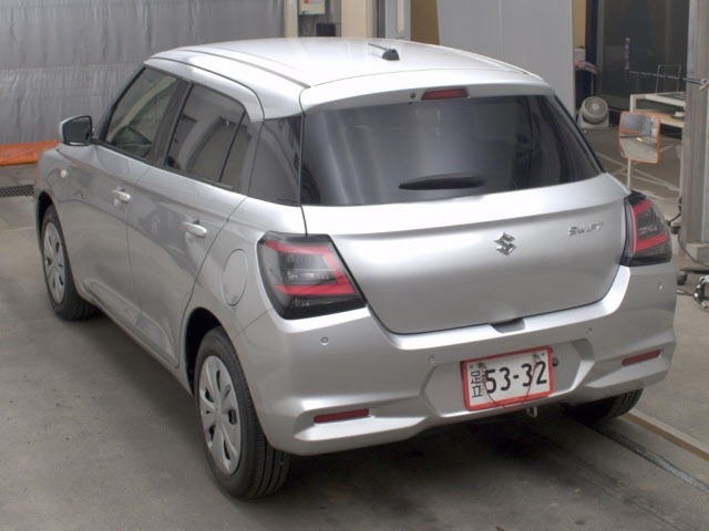 Suzuki SWIFT 2024 8135874-1