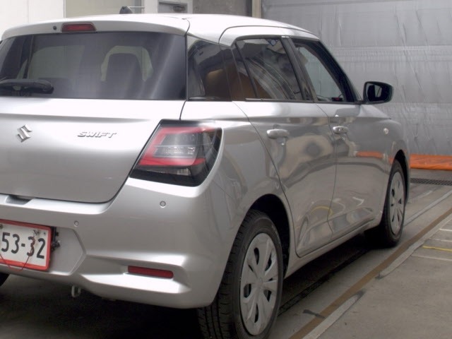 Suzuki SWIFT 2024 8135874-5
